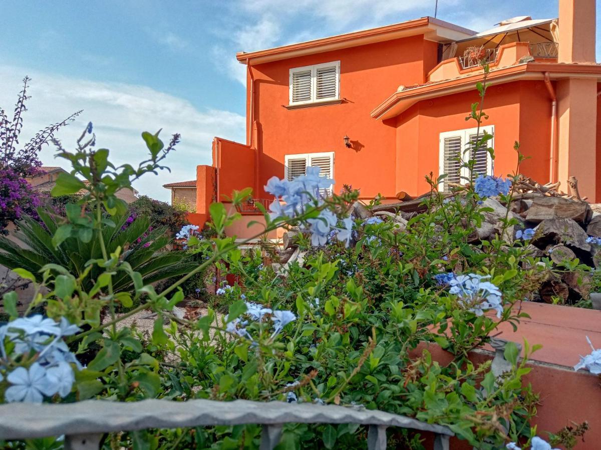 Casa Vacanza Le 2 Isole Suni Dış mekan fotoğraf